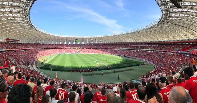 浦从后场到