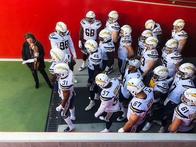 呈现出势均 呈现出势均