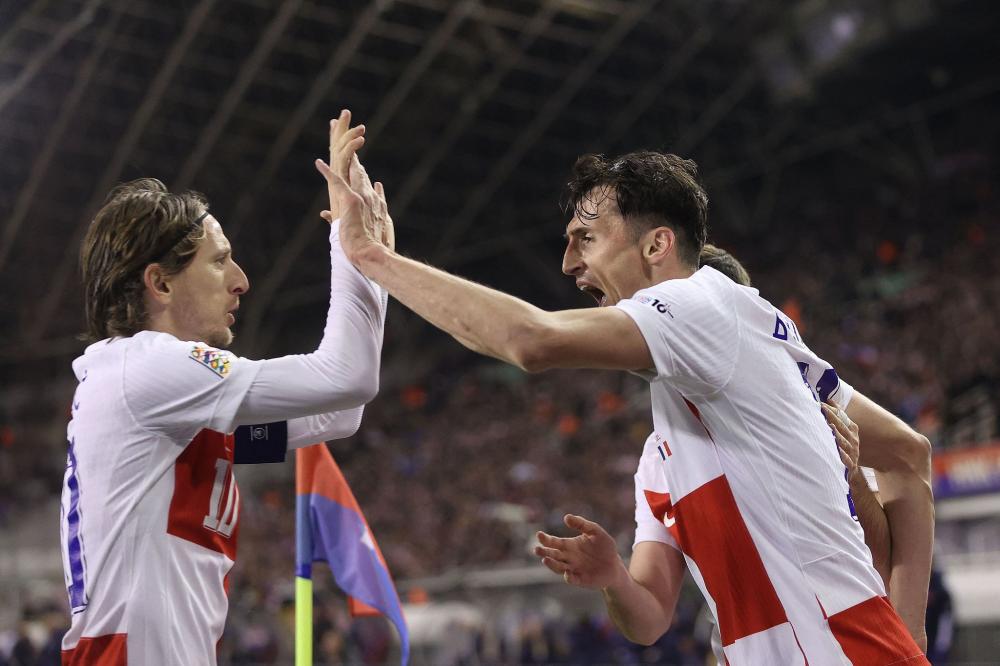 又能在足球 又能在足球