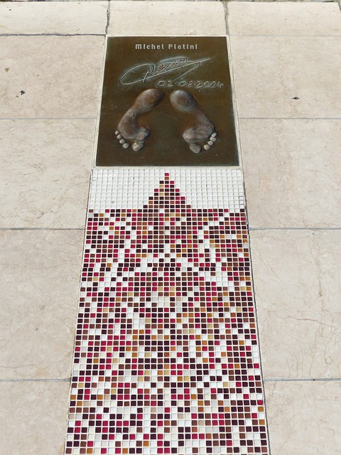 它幾乎成為 它幾乎成為